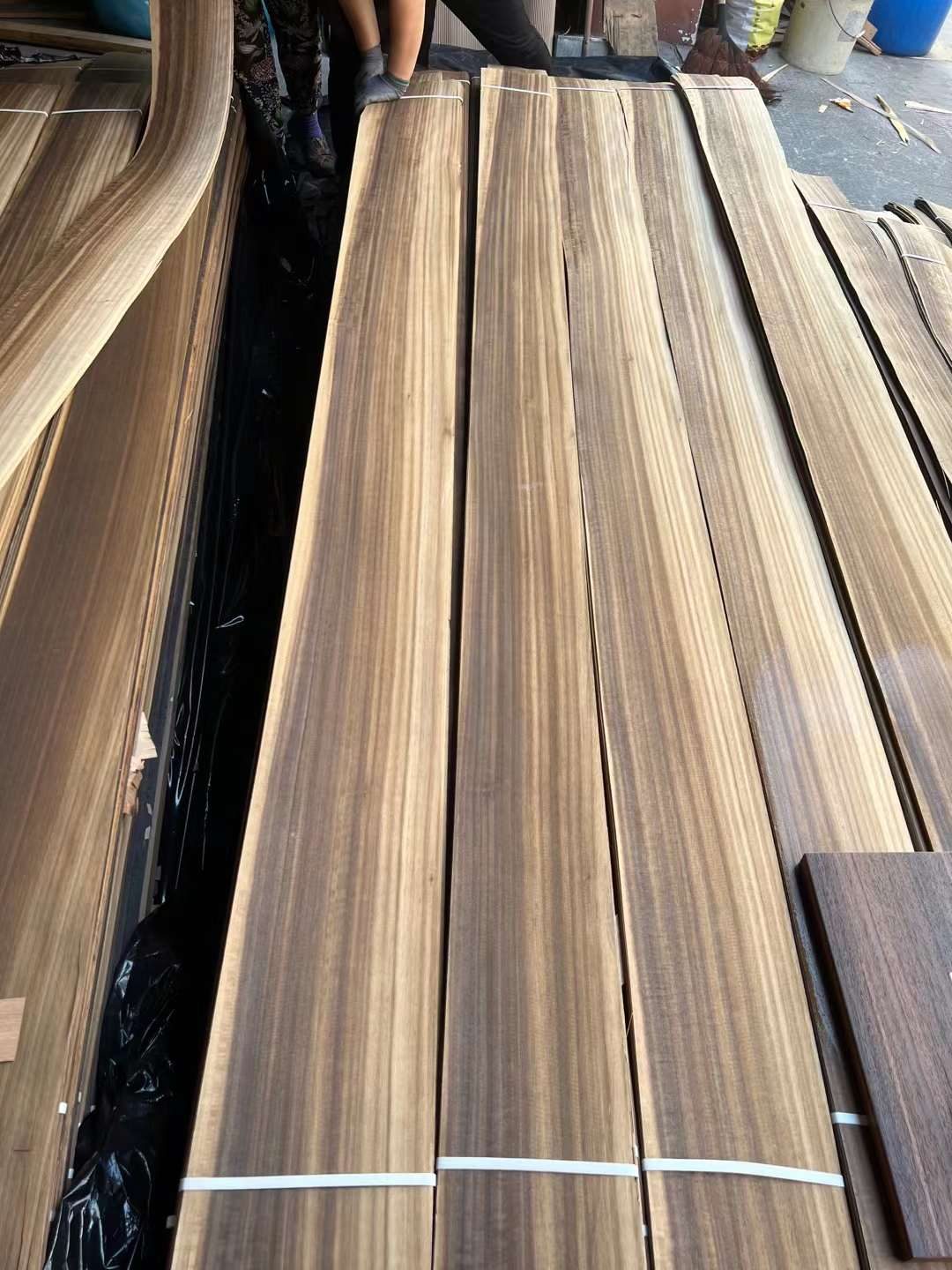Ash and Sycamore wood veneer - light figured grain